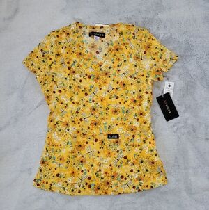 Koi Basics Womens Size XXS Short Sleeve V Neck Scrub Top Dragonfly Daisy Yellow